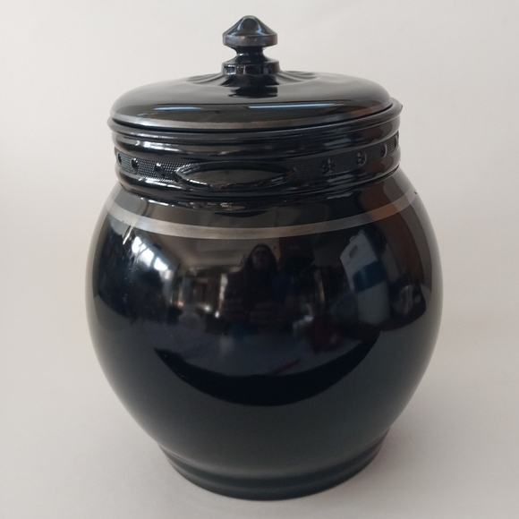 Vtg Black Amethyst Glass Lidded Jar With Sterling Silver Overlay (LE Smith?) - Picture 2 of 16